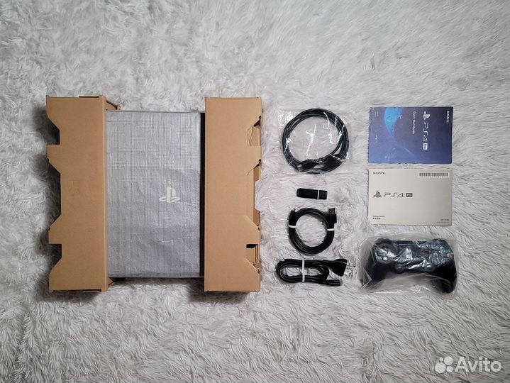 Sony PS4 Pro 1Tb 7218 + 50 игр. Прошита. В идеале