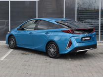 Toyota Prius 1.8 CVT, 2020, 71 411 км, с пробегом, цена 2 360 000 руб.