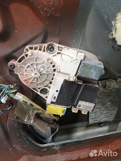 Стеклоподъемник правый Citroen C4 cupe 2004-2010