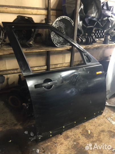 Дверь передняя правая Land Rover Discovery