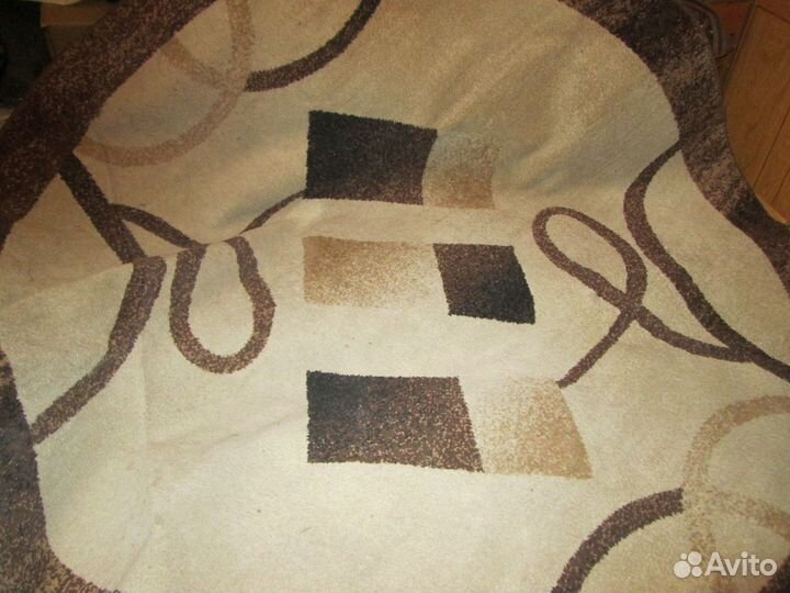Ковёр (или палас) круглый, б\у требует чистки