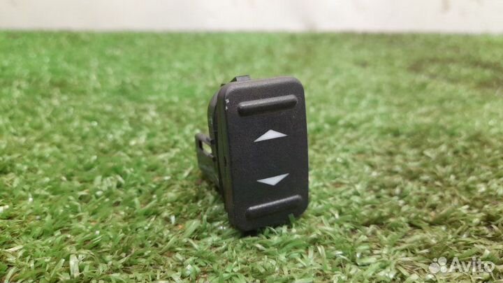 Кнопка стеклоподъемника передняя правая Ford