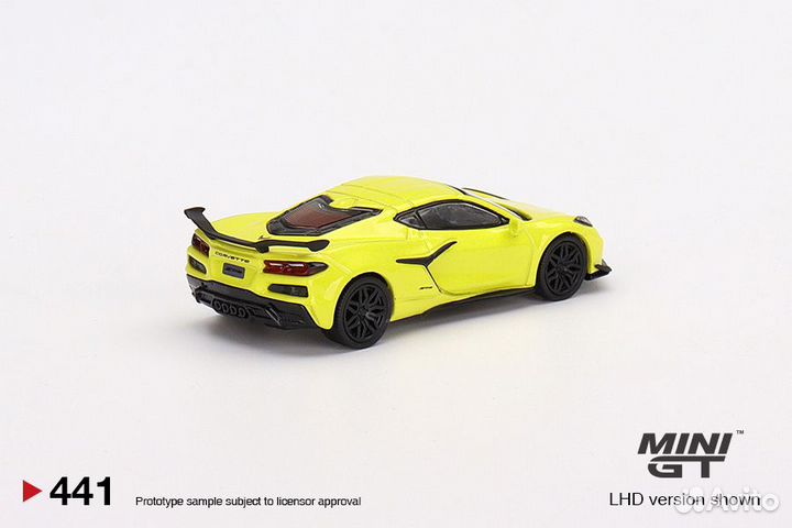 Модель Chevrolet Corvette 1/64 (mini gt)