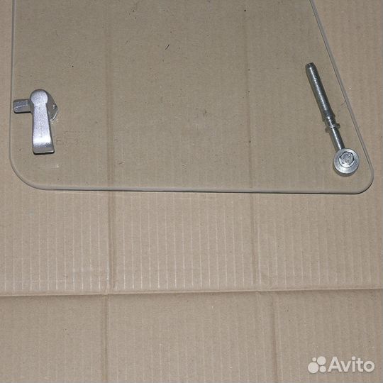 Стекло форточки камаз левое сверленое