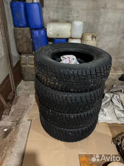 Michelin Latitude X-Ice North 235/70 R16