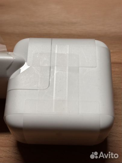 Зарядное устройство Apple 12W USB Power Adapter