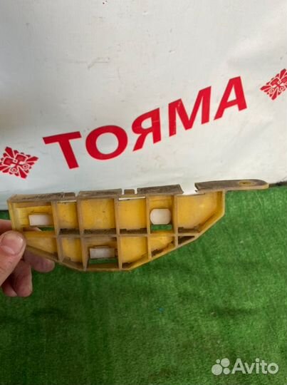 Крепление бампера переднее левое Honda Odyssey RA6