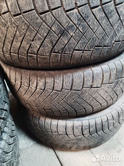 Pirelli Ice Zero SUV 205/55 R16 31N