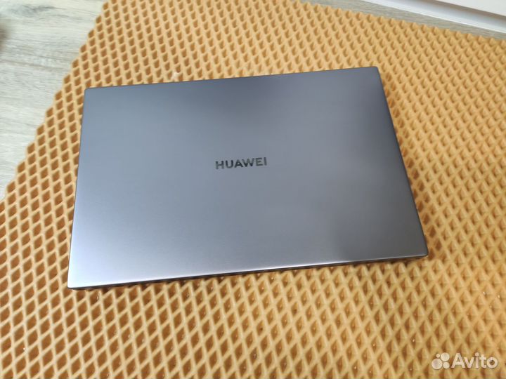 Ультрабук Huawei i5gen10/8/256