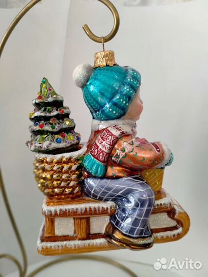 Ёлочная игрушка Мальчик на санках с ёлочкой
