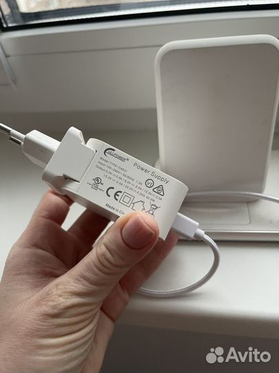 Зарядка для телефона и часов zens