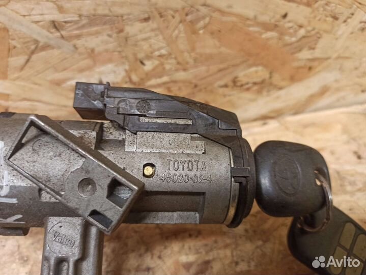 Замок зажигания Toyota Corolla E 120