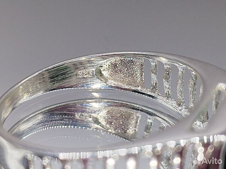 Перстень с изумрудом