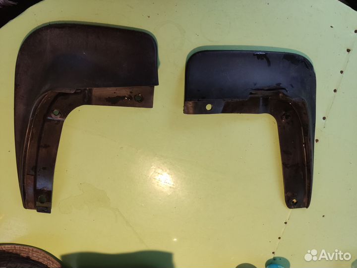 Брызговики на skoda rapid