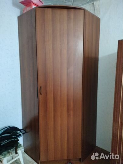 Шкаф угловой