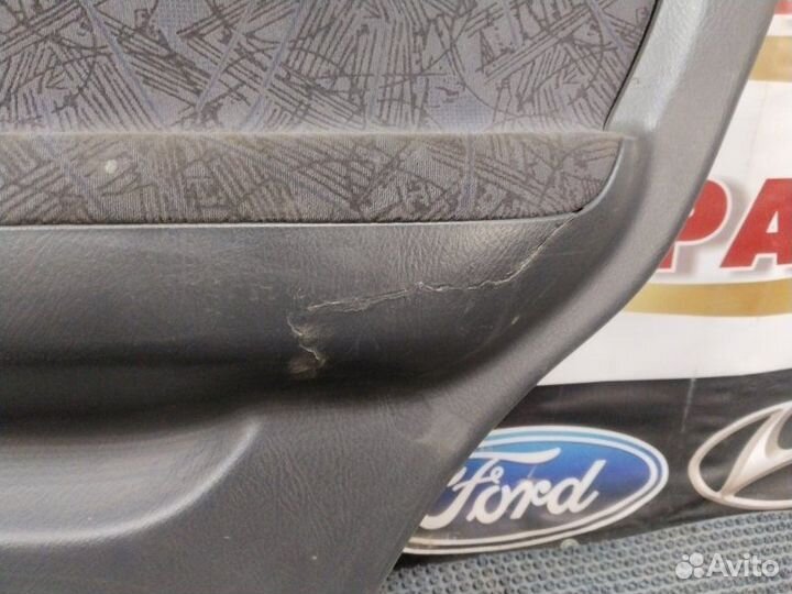 Обшивка двери задняя правая Honda Hr-V GH4 D16A