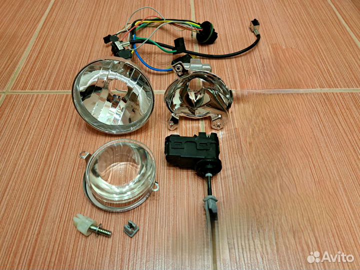 Левая фара KIA Sportage 3, дорестайл (2013)