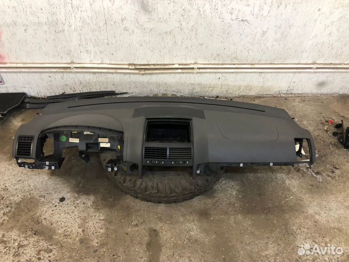 Торпедо Volkswagen Touareg 1