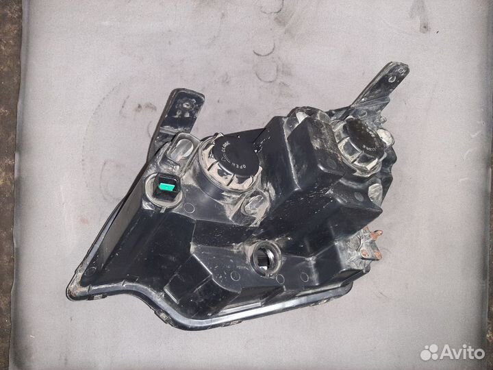 Фара правая Opel Antara