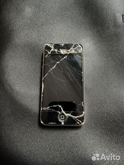 Телефон iPhone 4s