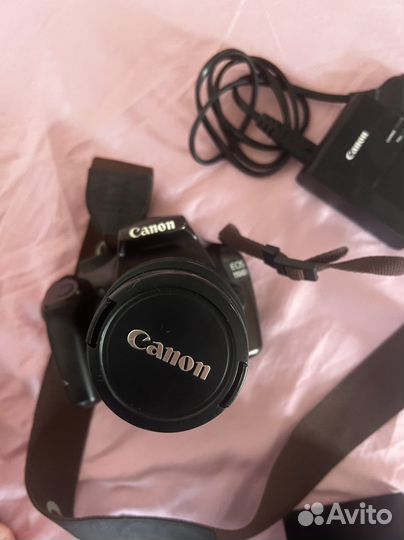 Canon 1100d с объективом и карта памяти,зарядка