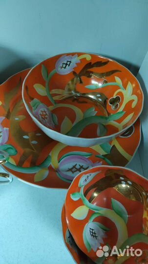 Сияющий антикварный чайный сервиз Золотой олень