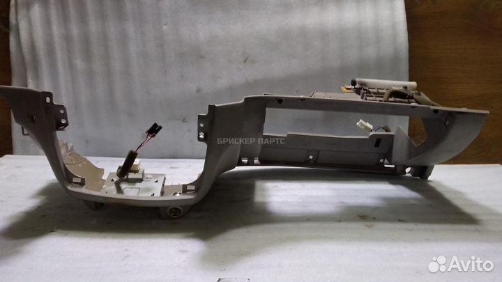 Накладка под парприз Киа Серато 1