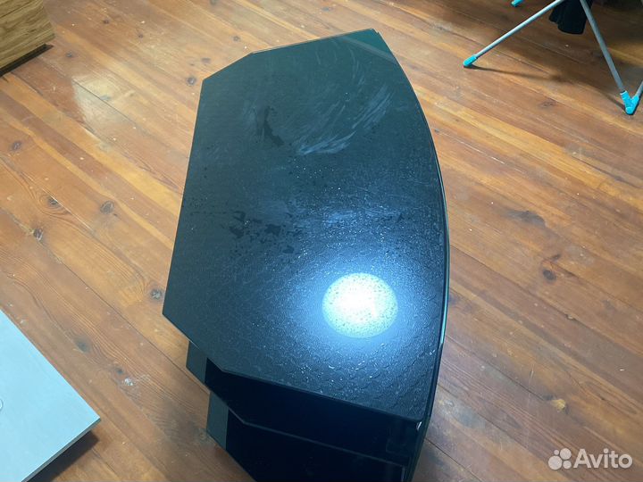 Стеклянная тумба под тв