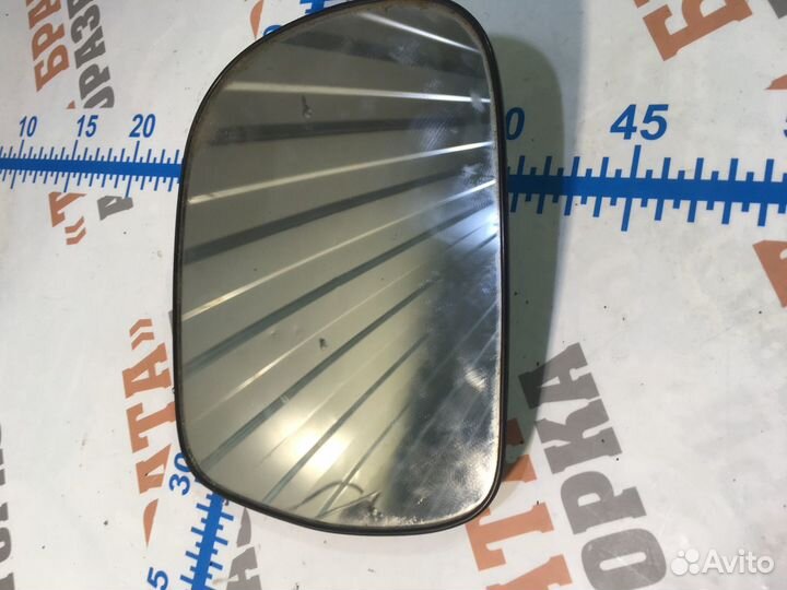 Тойота Хайлюкс Зеркальный элемент
