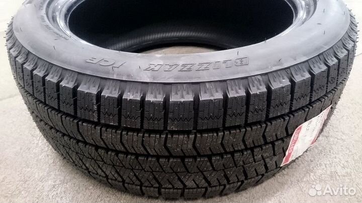 Bridgestone Blizzak Ice 225/55 R18 102H