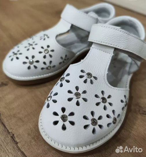 Сандалии для девочки 24 размер кожа
