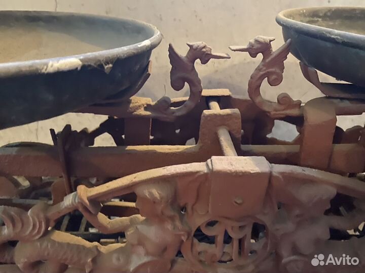 Весы старинные