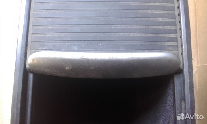 Подстаканник(жалюзи) в консоль Volvo S60