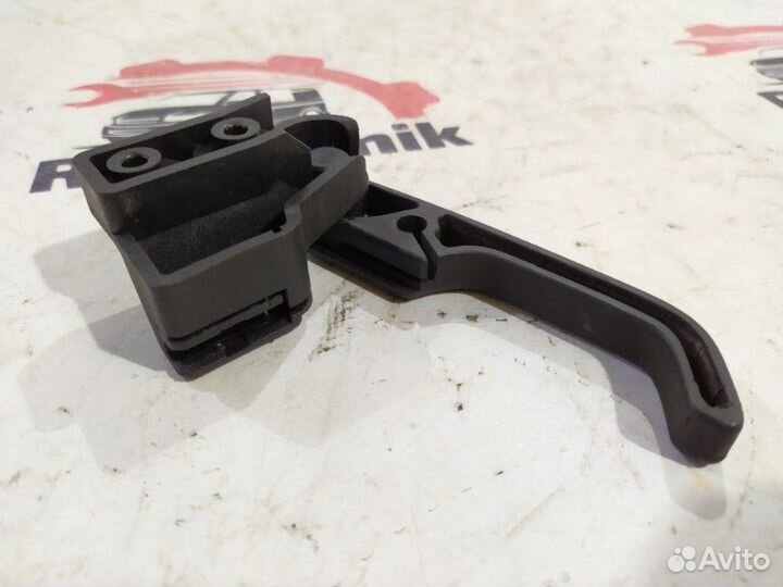 Ручка открывания багажника Mercedes Sprinter W906