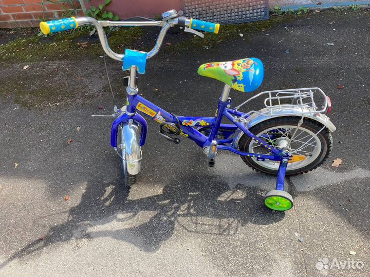 Четырехколесный велосипед