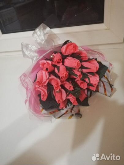 Букеты из цветов и конфет