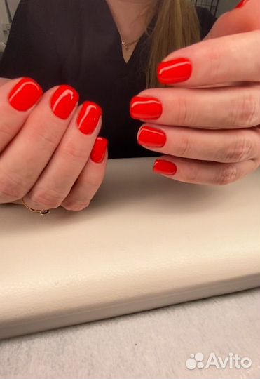 Модель на маникюр, наращивание, коррекцию