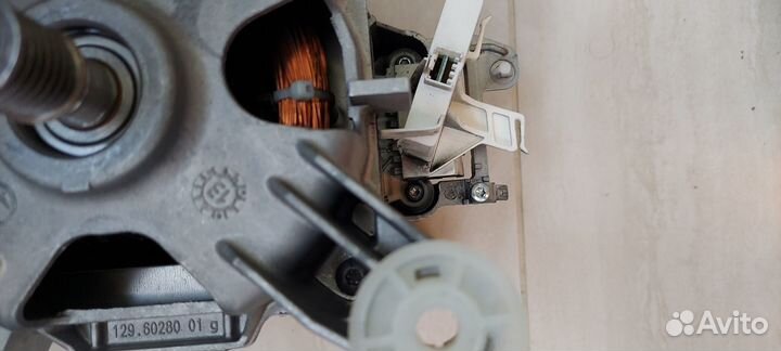 Продам двигатель от стиральной машины bosch WLK20