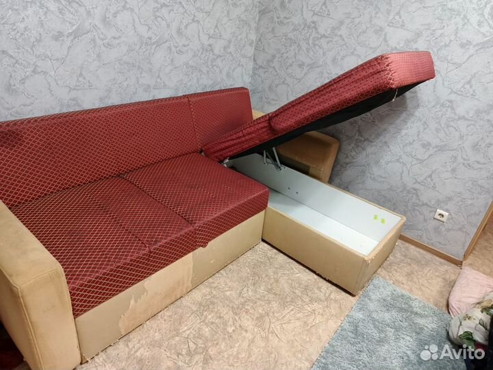 Большой угловой диван бу