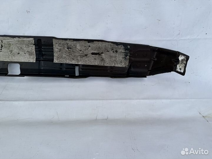 Toyota Land Cruiser 100 усилитель заднего бампера