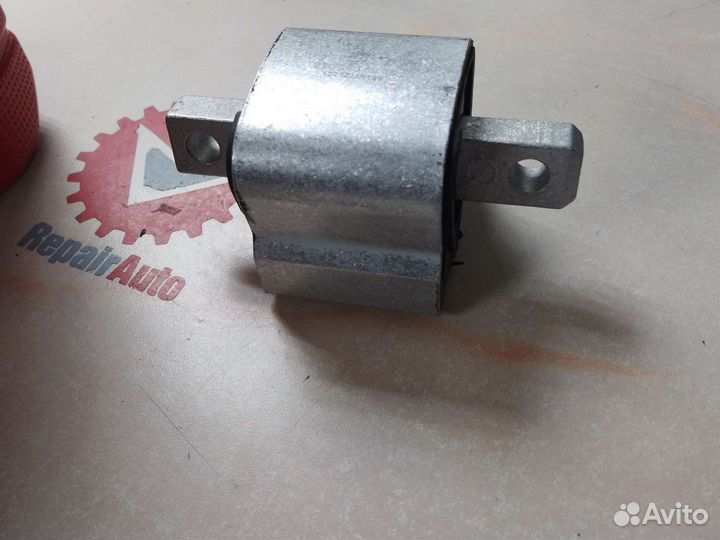 Подушка кпп w202