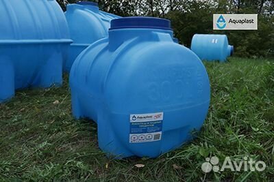 Пластиковая ёмкость для воды