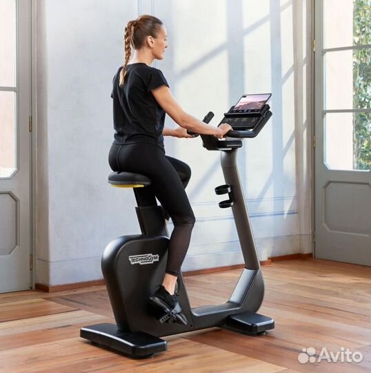 Велотренажер Technogym Compact exercise bike