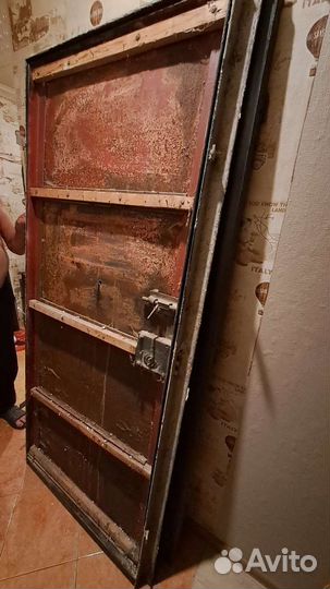 Дверь входная металлическая