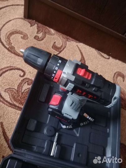 Аккумуляторная ударная дрель