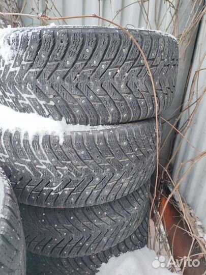 Nokian Tyres Hakkapeliitta 8 235/50 R17