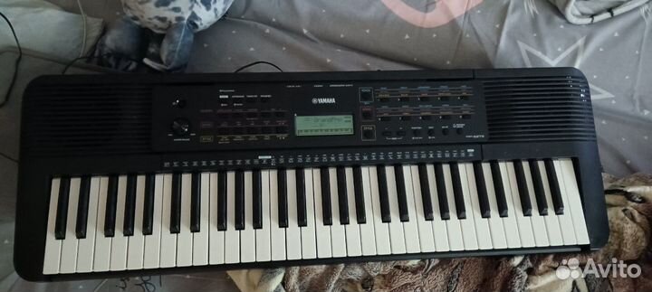 Синтезатор Yamaha PSR-E273
