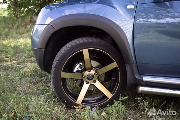 Расширители колесных арок Renault Duster 2010-2015