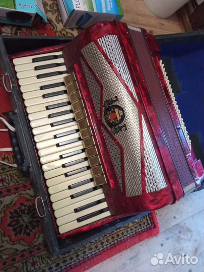 Аккордеон royal standard