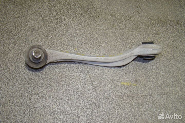 Рычаг передний верхний правый задний Audi A8 (D3)